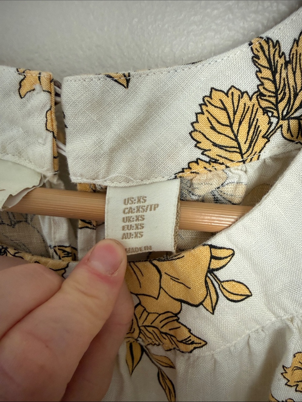 Cynthia Rowley Cream Linen Dress with Yellow Floral Print XS - Picture 3 of 7